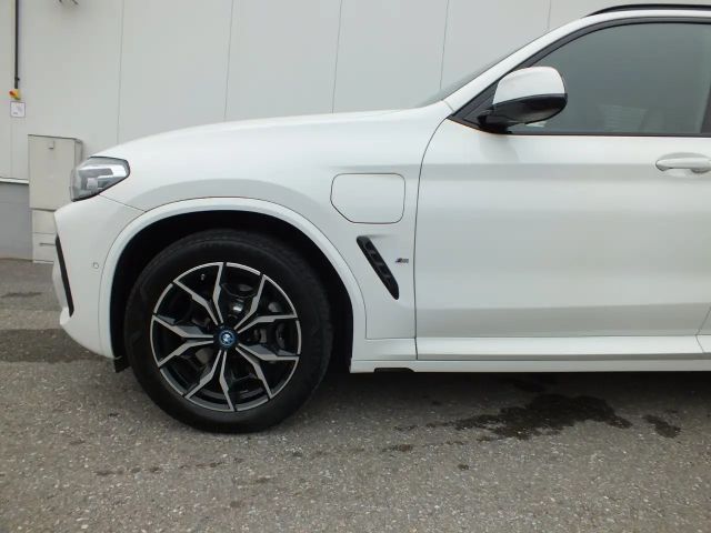 BMW X3 xDrive30e