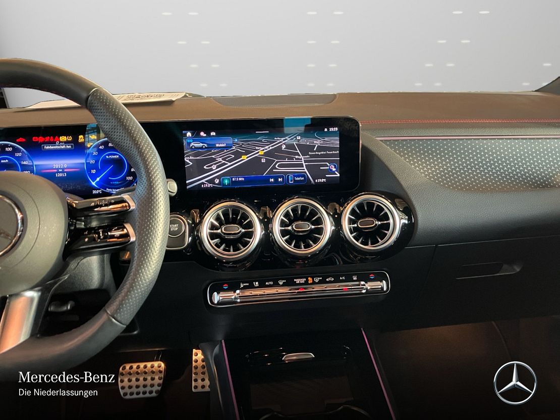 Mercedes-Benz EQA 300 4MATIC