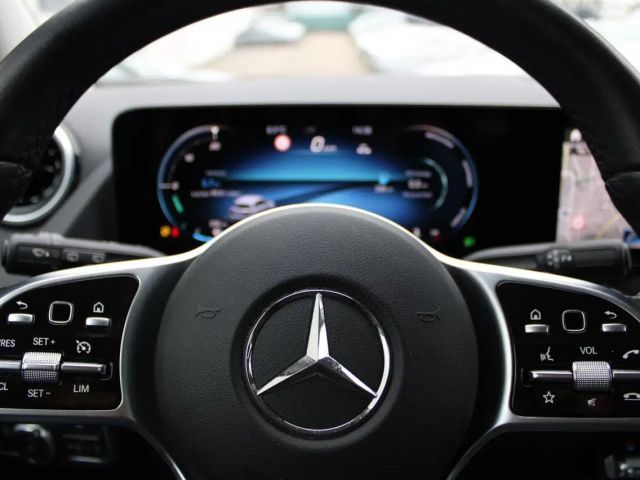 Mercedes-Benz B 180 Sedan