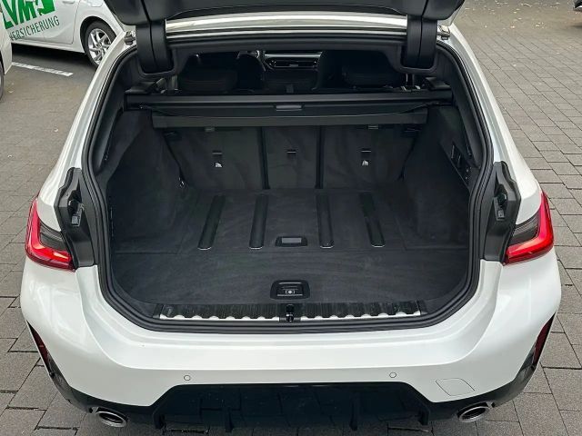 BMW 330 330d M-Sport Touring xDrive