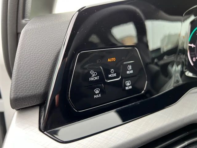 Volkswagen Golf DSG Life Variant