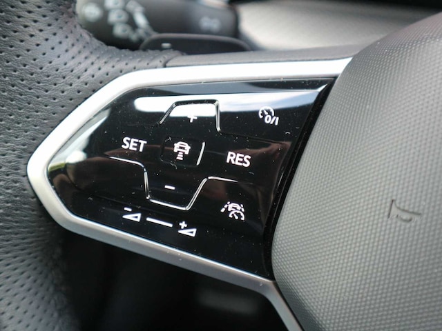 Volkswagen Golf R-Line Variant