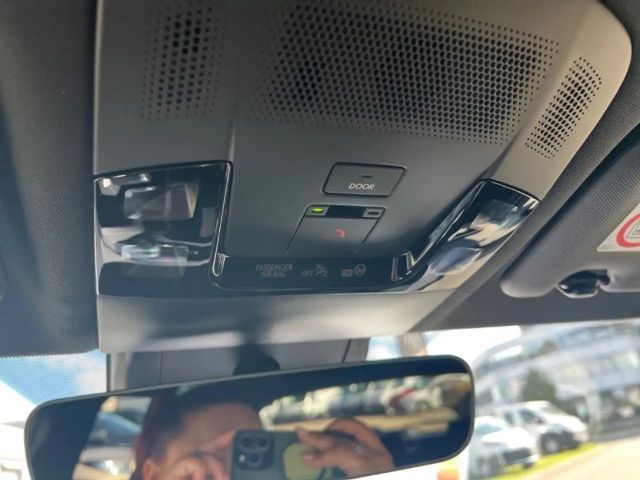 Lexus LBX E-Four Emotion