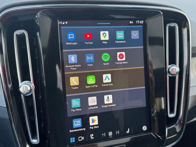 Volvo XC40 Dark Plus