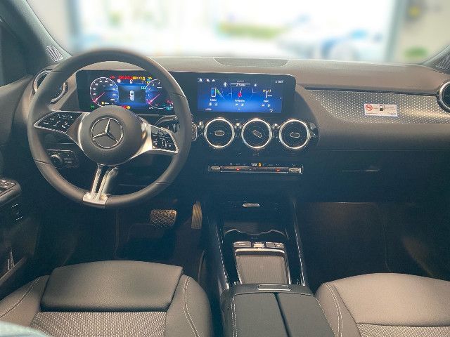 Mercedes-Benz B 180 Sedan