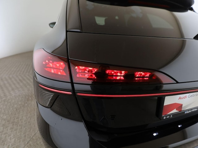 Audi A6 Avant Quattro S-Tronic