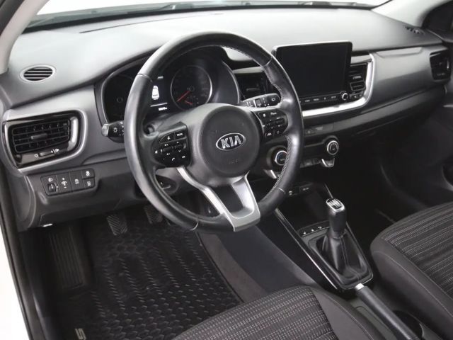 Kia Stonic Silber