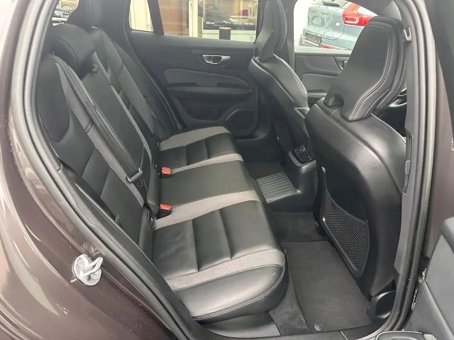 Volvo V60 AWD Dark Plus T6