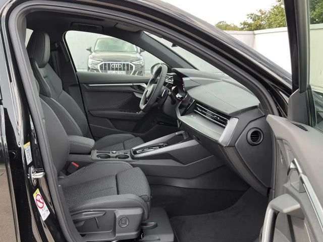 Audi A3 35 TFSI S-Line S-Tronic Sedan