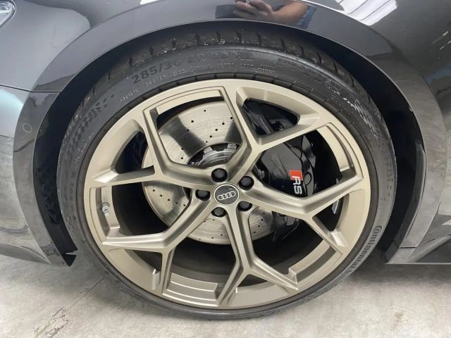 Audi RS6 4.0 TFSI Avant Performance Quattro