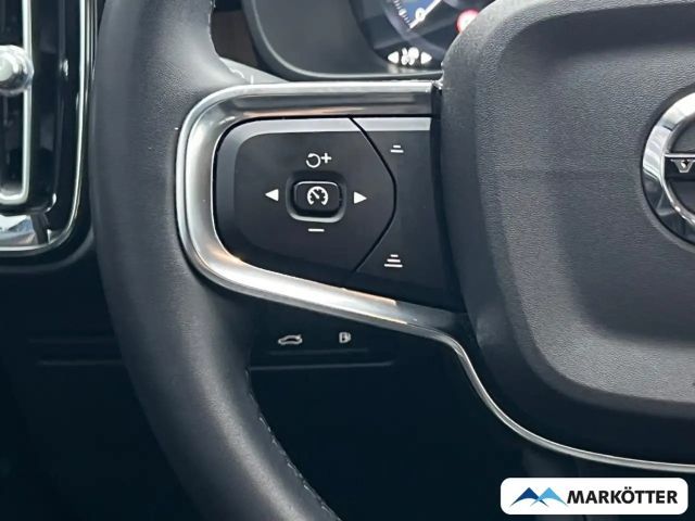 Volvo XC40 Dark Plus