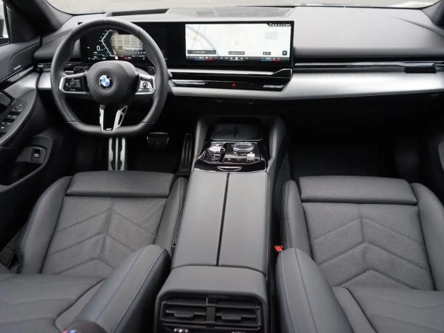 BMW 520 520d M-Sport Sedan xDrive