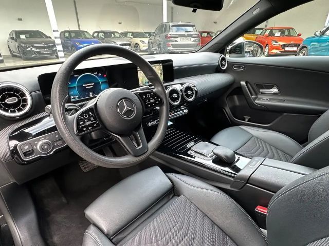 Mercedes-Benz A 180 A 180 d Style