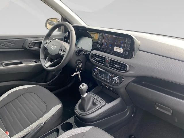 Hyundai i10 GO Plus 1,0 MT a5bu1 Schwarzes Dach