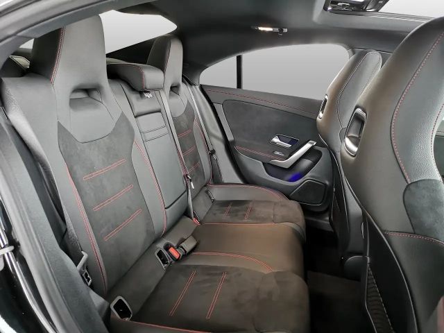 Mercedes-Benz CLA 180 AMG Line Coupé