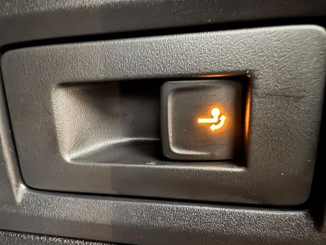 Skoda Octavia Kombi 2,0TDI *LED*AHK*Tempomat*Getönte Scheiben...