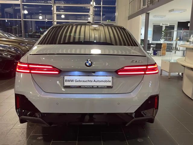 BMW 520 520d M-Sport Sedan