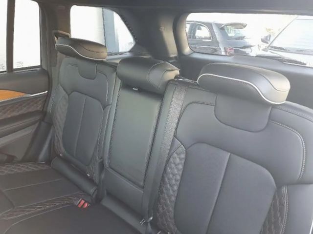 Jeep Grand Cherokee Summit