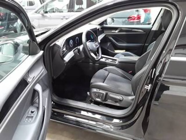 Volkswagen Passat 1.5 eTSI Business DSG Variant