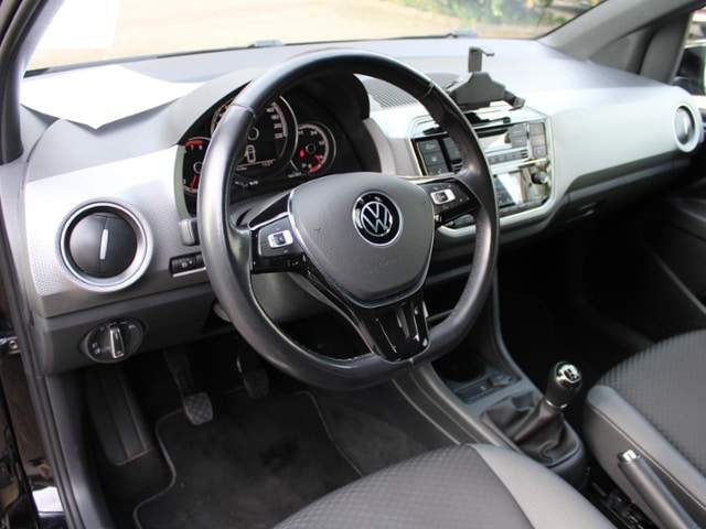 Volkswagen up! Active