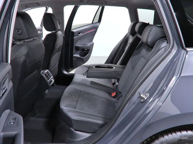 Volkswagen Golf 1.5 eTSI DSG Style Variant