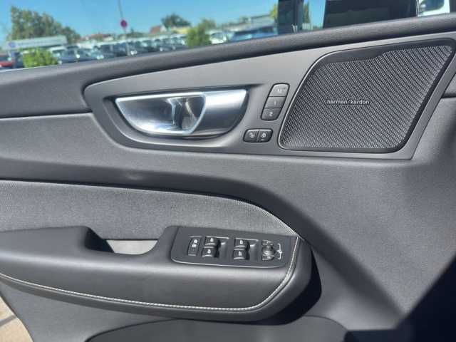 Volvo XC60 Dark Plus