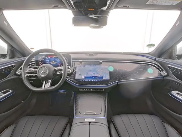 Mercedes-Benz E 220 AMG Line E 220 d Sedan