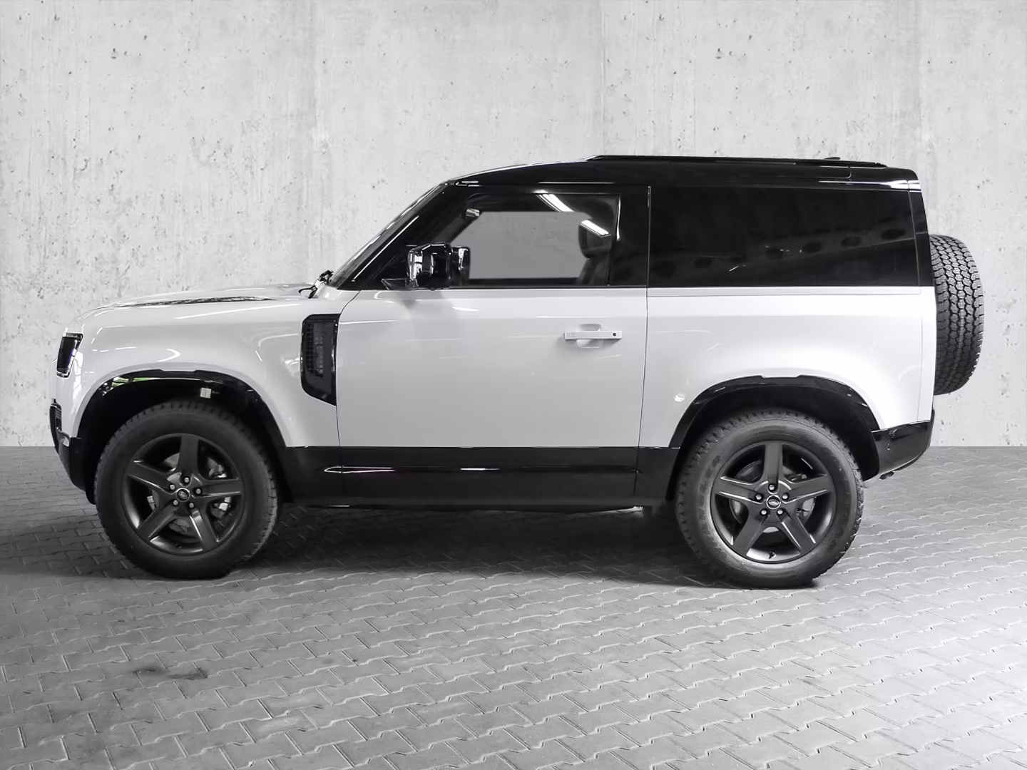 Land Rover Defender 90 D200 Dynamic SE