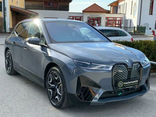 BMW iX xDrive