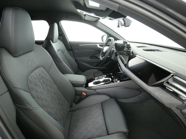 Audi A6 Avant Quattro S-Tronic