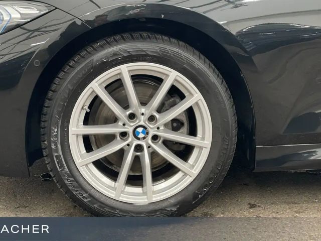 BMW 320 320i M-Sport Sedan