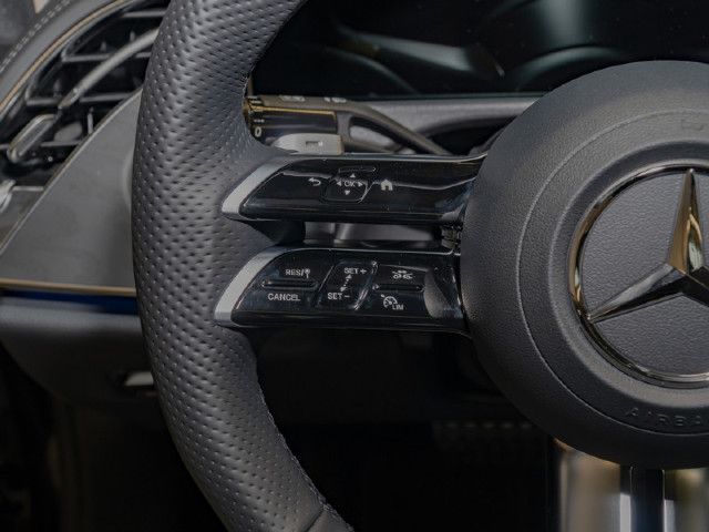 Mercedes-Benz E 200 Sedan