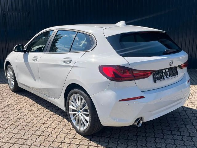 BMW 116 116i 5-deurs Sedan