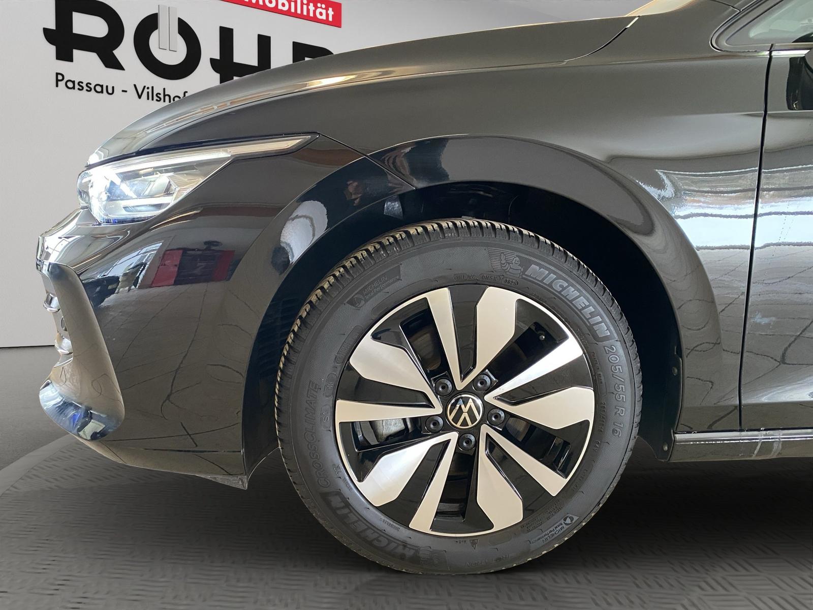 Volkswagen Golf 1.5 eTSI BMT DSG Golf VIII Life