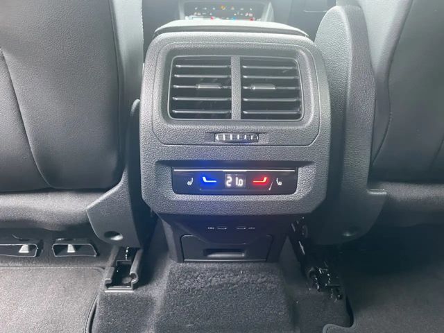 Volkswagen Touran 1.5 TSI R-Line