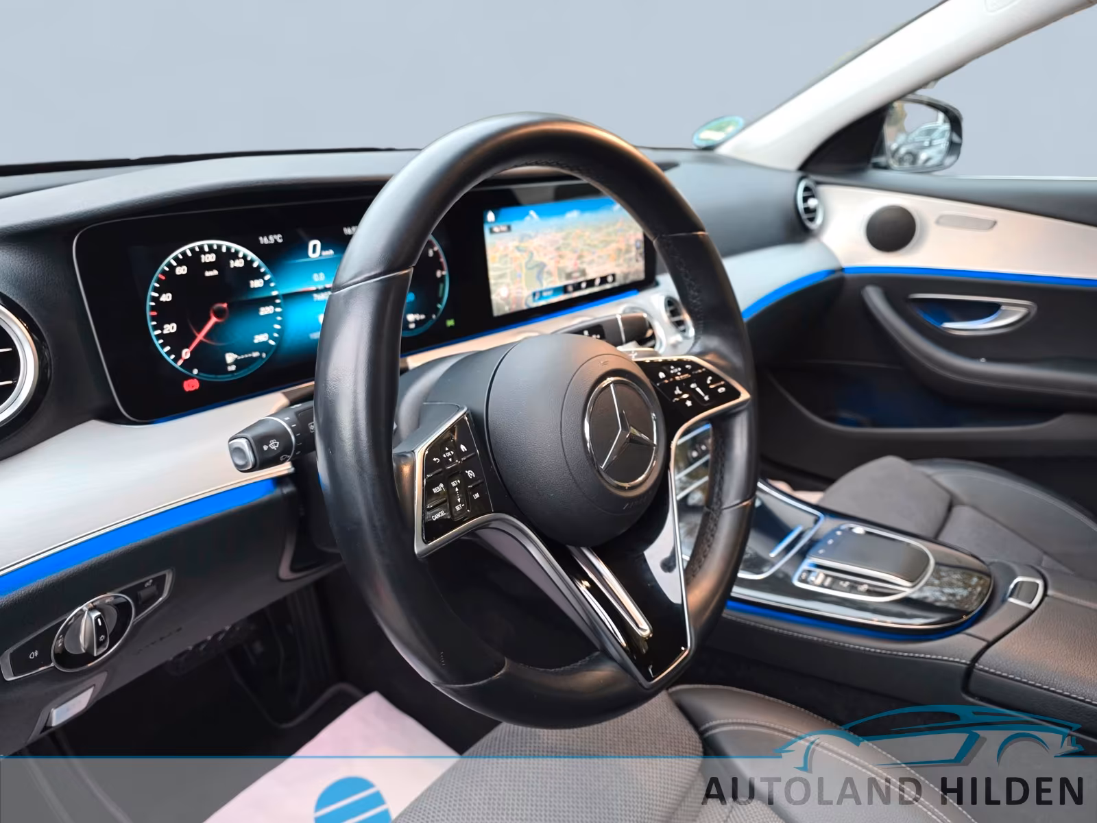 Mercedes-Benz E 300 AMG Line E 300 e Sedan