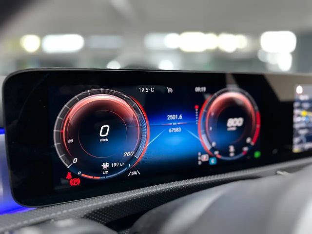Mercedes-Benz CLA 200 AMG Line Sedan