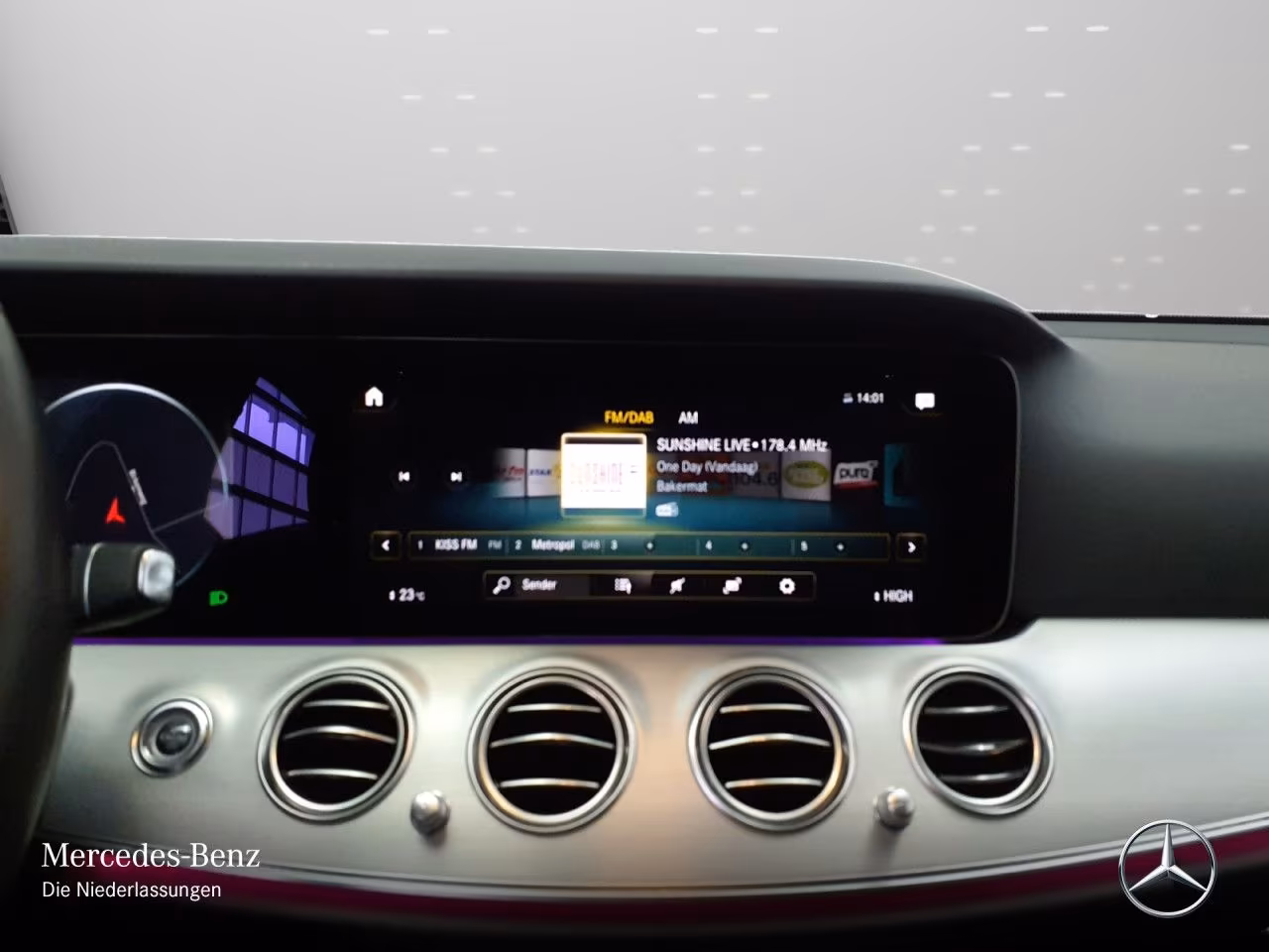 Mercedes-Benz E 220 AVANTGARDE E 220 d Sedan