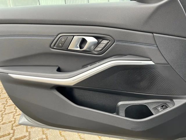 BMW 330 330d M-Sport Touring xDrive
