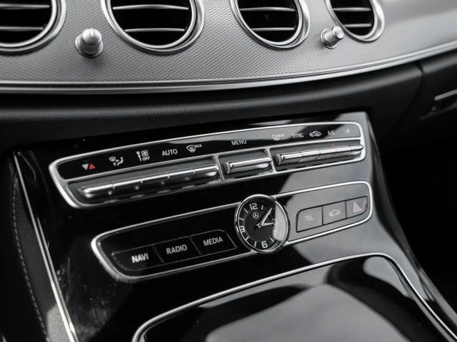 Mercedes-Benz E 220 AVANTGARDE E 220 d Estate
