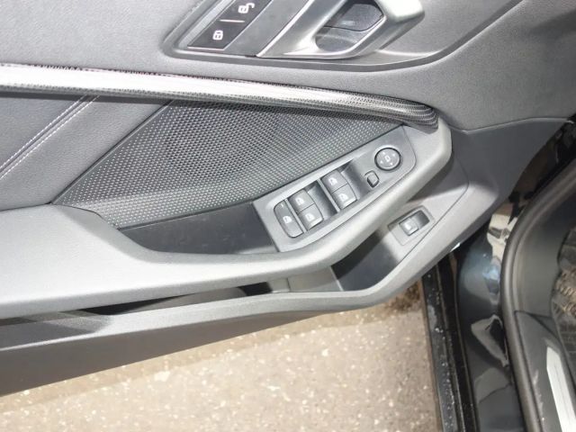 BMW 120 120i Sedan Sport Line