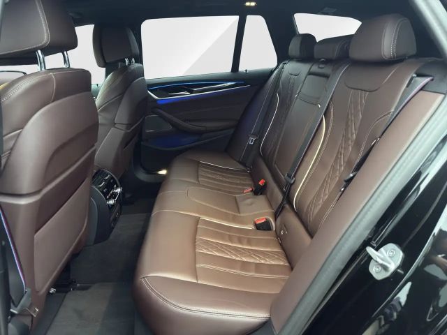 BMW 540 540d M-Sport Touring xDrive