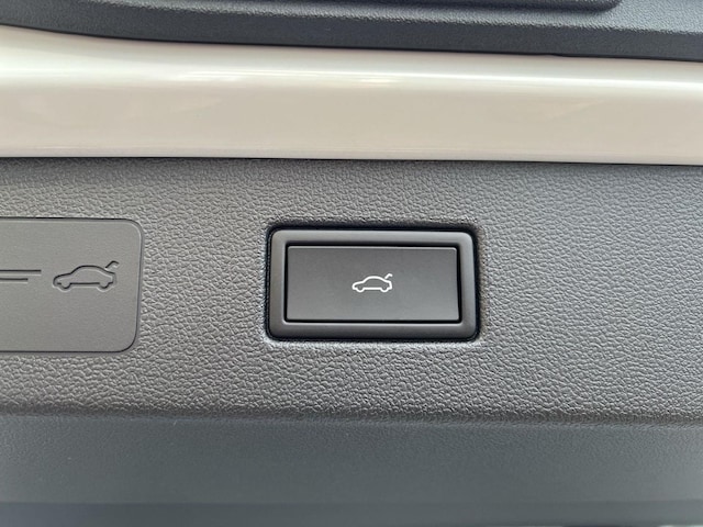 Volkswagen T-Roc 1.5 eTSI DSG R-Line