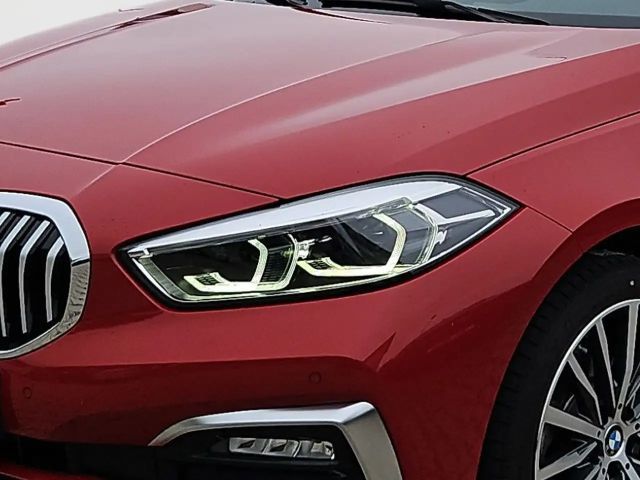 BMW 120 120d Luxury Line Sedan xDrive