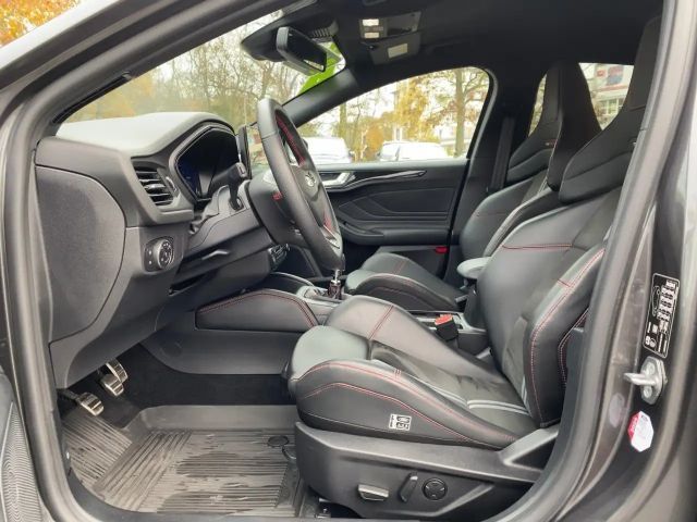 Ford Focus EcoBoost ST Line