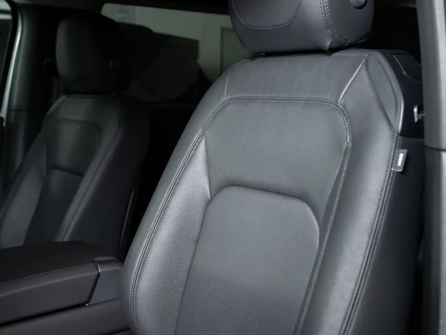 Land Rover Defender 3.0 90 D200 SE