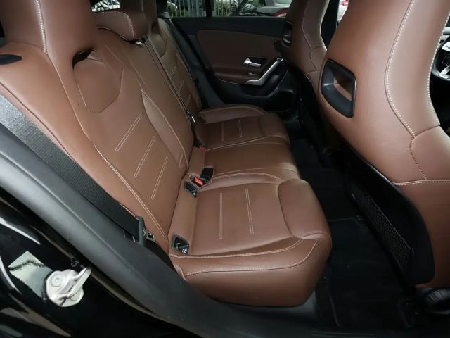 Mercedes-Benz CLA 220 AMG Line CLA 220 d