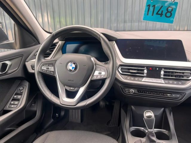 BMW 116 116i 5-deurs Sedan