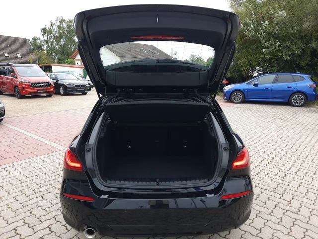 BMW 116 116i Advantage pakket Sedan