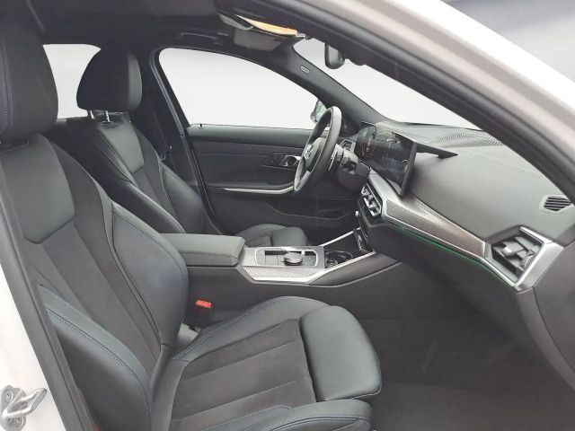 BMW 330 330i M-Sport Sedan xDrive